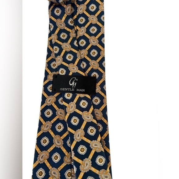 Men’s Tie - Picture 2 of 2